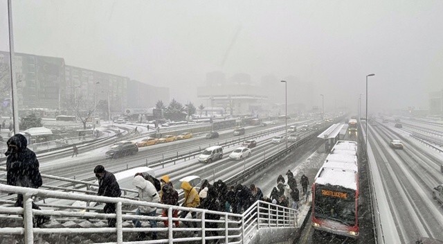 Yollar açıldı: İstanbul&#039;a giriş yasağı kaldırıldı