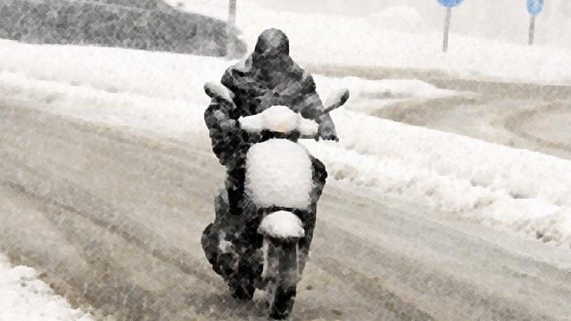 İstanbul&#039;da kar sebebiyle motosiklet ve scooter kullanımı yasaklandı