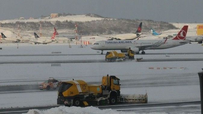 İstanbul Havalimanı&#039;nda uçuşlar durduruldu