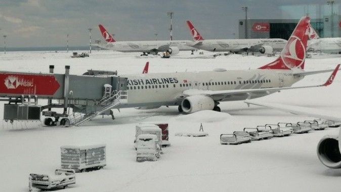 İstanbul Havalimanı&#039;nda uçuşlar yeniden başladı
