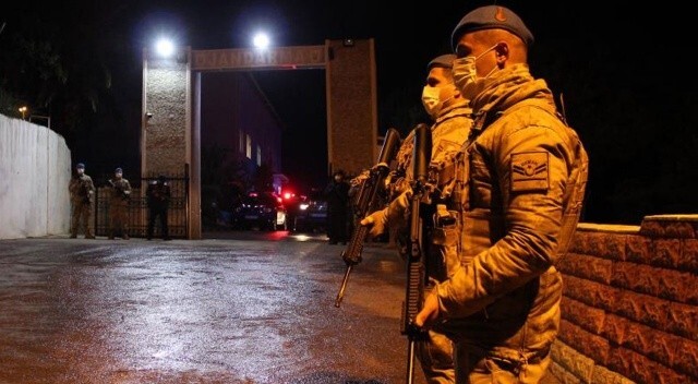 İzmir’de 11 ilçeye uyuşturucu operasyonu: 65 gözaltı