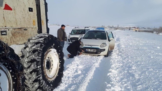 Kars, Ardahan ve Ağrı&#039;da mahsur kalan araçlar kurtarıldı