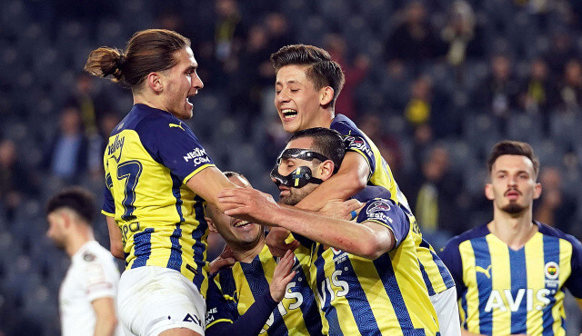 Fenerbahçe Hatay&#039;ı 2 golle geçti, Arda Güler mest etti
