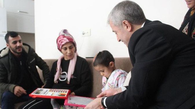 Gaziantep’e dönen minik Asiye evinde ilk ziyaretçisini ağırladı