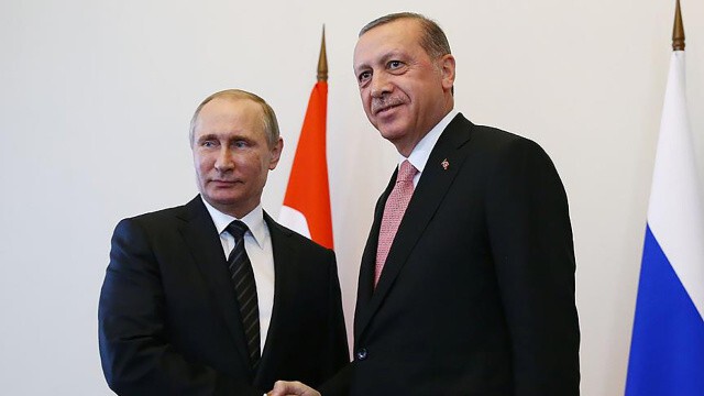 Putin&#039;den Cumhurbaşkanı Erdoğan&#039;a geçmiş olsun mesajı