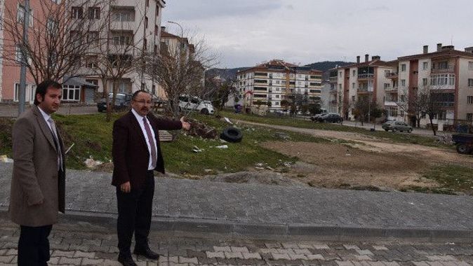 Rüşvetçi avukatı MHP&#039;li belediye başkanı afişe etti!