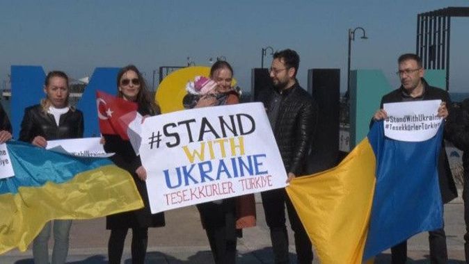 Ukraynalılardan  ‘Teşekkürler Türkiye’ pankartı