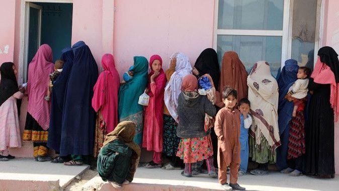 Yokluk en çok onları etkiledi: Afganistan&#039;da çocuklar açlıktan yürüyemiyor