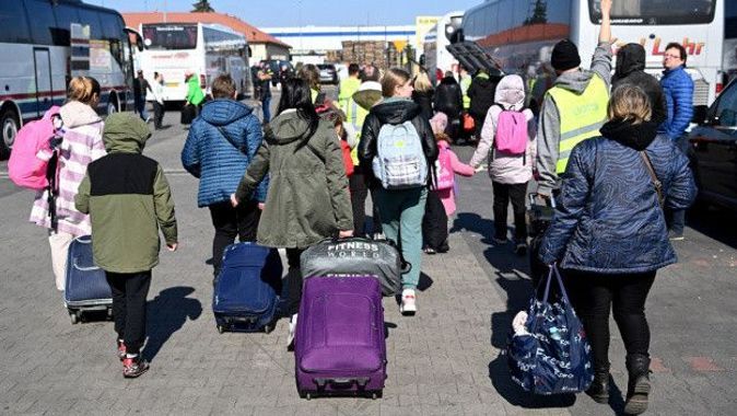 30 bin Ukraynalı mülteci Fransa’ya ulaştı