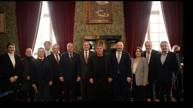 Barcelona Başkanı Laporta Burak Elmas’la birlikte Galatasaray Lisesi’ni ziyaret etti