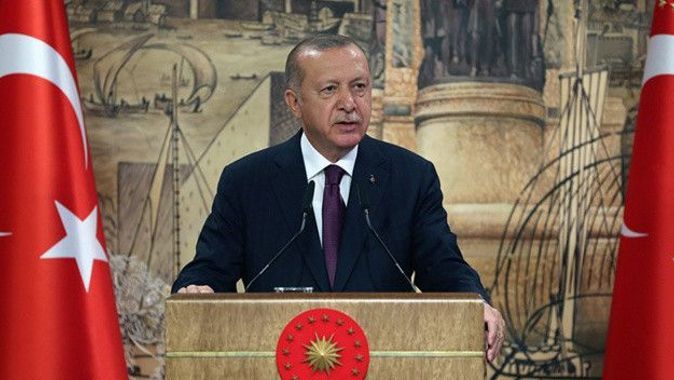 Heyetler Cumhurbaşkanı Erdoğan&#039;ı ayakta alkışladı