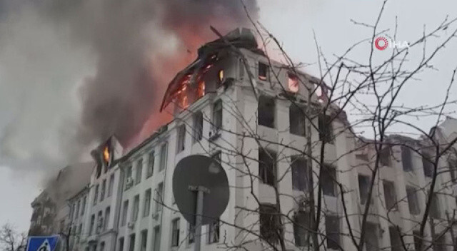 Harkov’da bombalanan binalardan 10 kişi kurtarıldı, 4 kişi öldü