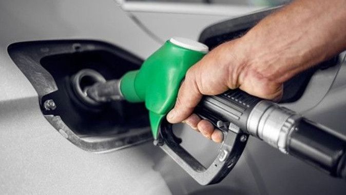 Petrol düşüyor fakat benzini dolar tutuyor