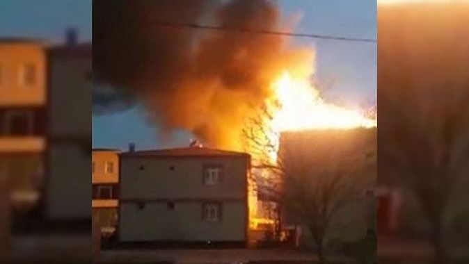 Tuzla’da 4 katlı binada yangın çıktı