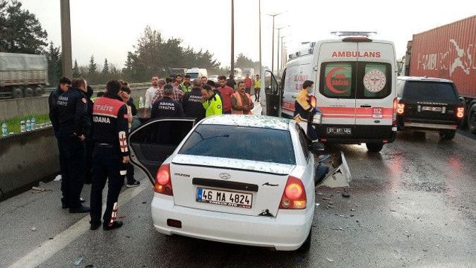 Adana&#039;daki zincirleme kazada bir aile hastanelik oldu