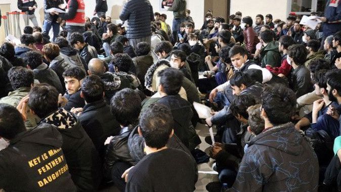 Ağrı’da yakalanan Afganistan uyruklu 227 göçmen ülkelerine geri gönderildi