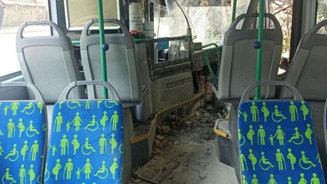 Beykoz&#039;da İETT otobüsü kayalıklara daldı: Çok sayıda yaralı var