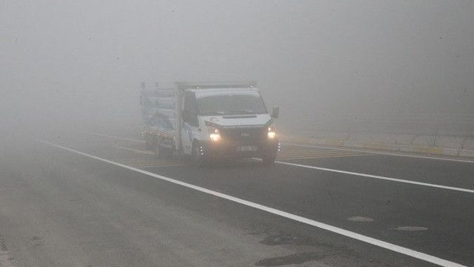 Bolu Dağı&#039;nı sis kapladı, sürücüler zor anlar yaşıyor