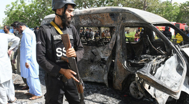 Pakistan’da minibüste patlama: 4 ölü, 3 yaralı