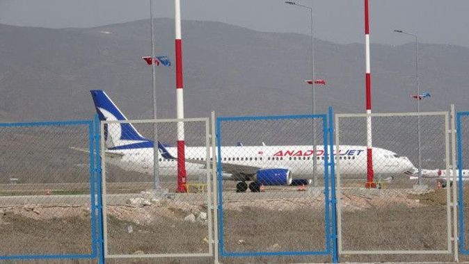 Uçak arıza yaptı, İstanbul-Tokat seferi iptal edildi