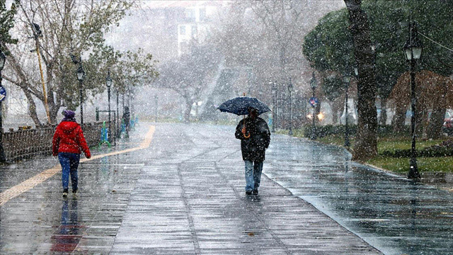 AKOM&#039;dan İstanbul için uyarı! Yağış 10 saat sürebilir