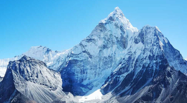 Çin dünyanın en yüksek zirvesi olan Everest’e meteoroloji istasyonu kuruyor!