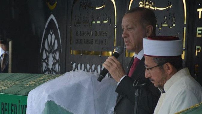 Cumhurbaşkanı Erdoğan, Niğde kazasında hayatını kaybeden Sude’nin cenazesine katıldı