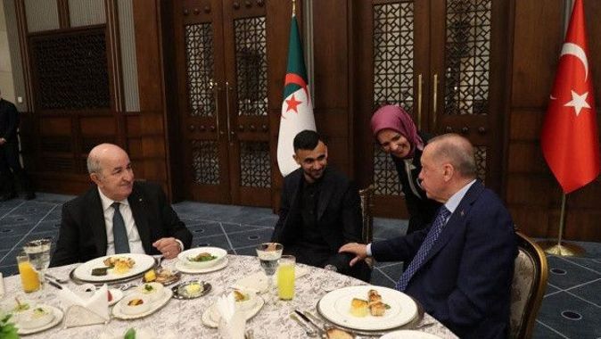 Cumhurbaşkanı Recep Tayyip Erdoğan ile Rachid Ghezzal&#039;in futbol sohbeti