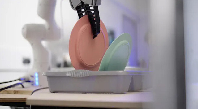 Dyson ev işi yapan robotlarını tanıttı: Bulaşıkları yerleştirecek, minderleri temizleyecek