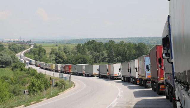 Edirne Hamzabeyli Sınır Kapısında tır kuyruğu 40 kilometreyi aştı: Şoförler yardım bekliyor