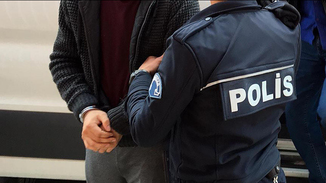 Erdoğan AKM’de konuştuğu sırada bir kişi dışarıda 3 silahla yakalandı
