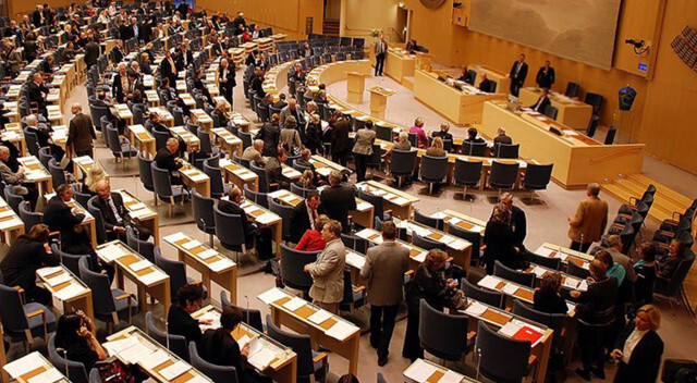 Finlandiya Parlamentosu, NATO’ya başvuruyu onayladı