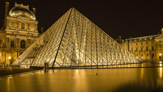 Fransa’da Louvre Müzesi eski müdürüne şok suçlama