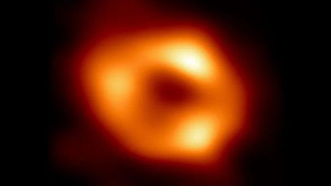 Galaksimizin kalbindeki kara delik ilk kez görüntülendi