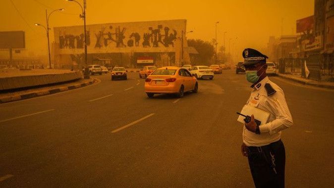Irak&#039;ta kum fırtınası: 5 kişi öldü, binden fazla kişi hastanelik oldu