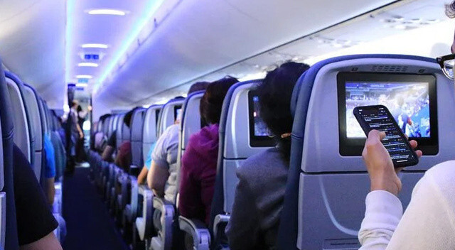 İstanbul uçağında ilginç olay: Yolcuların telefonuna gönderilen fotoğraf paniğe neden oldu