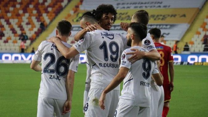 Kanarya Şampiyonlar Ligi&#039;nde: Fenerbahçe gol olup yağdı
