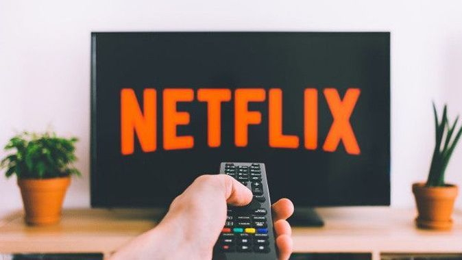 Netflix geliştirmeye başladı! Geleneksel TV&#039;ye bir adım daha yaklaşıyor