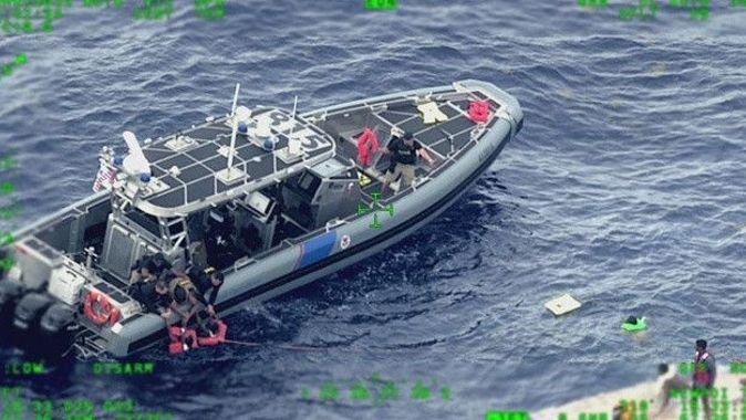 Porto Riko&#039;da göçmenleri taşıyan tekne battı! Ölüler var