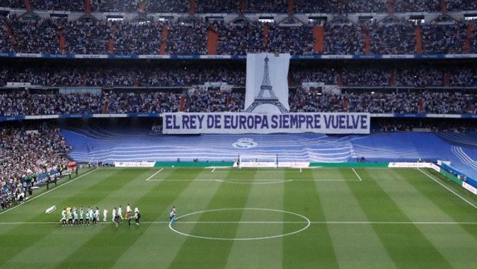 Real Madrid Kral Juan Carlos&#039;un sürgünden dönüşünü kutladı