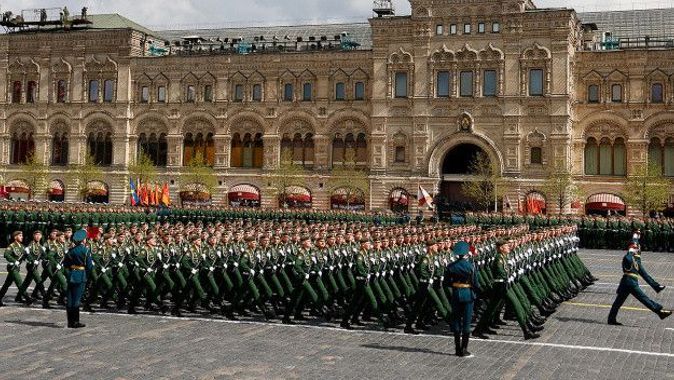 Rusya’da 9 Mayıs Zafer Günü törenlerle kutlandı: Binlerce asker katıldı