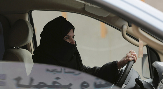Taliban’dan kadınlara ehliyet yasağı