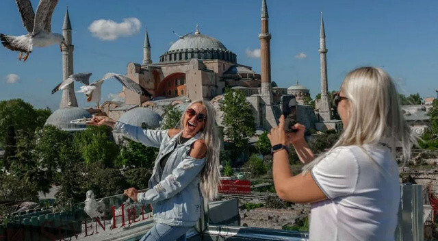 Türkiye 4 ayda yaklaşık 9 milyon ziyaretçi ağırladı