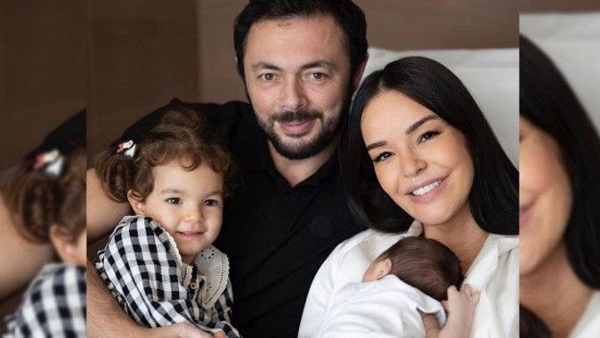 Ünlü şarkıcı Bengü’den aile pozu: Oğlu Selim&#039;in yüzünü ilk kez gösterdi
