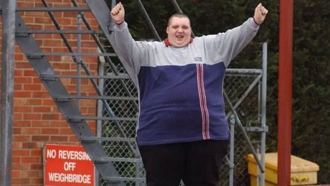 350 kiloydu… İngiltere’nin en şişman adamı 37 yaşında öldü