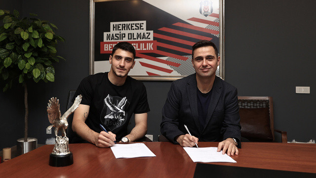 Beşiktaş genç kaleci Emre Bilgin ile sözleşme imzaladı