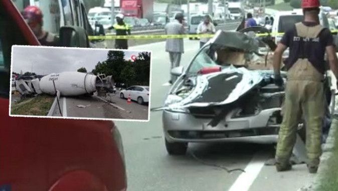 Bursa&#039;da korkunç kaza! Otomobil hurdaya döndü: 3 ölü, 2 yaralı