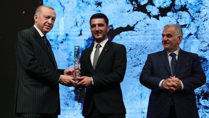 Cumhurbaşkanı Erdoğan’dan İHA foto muhabiri İsmail Coşkun&#039;a ödül