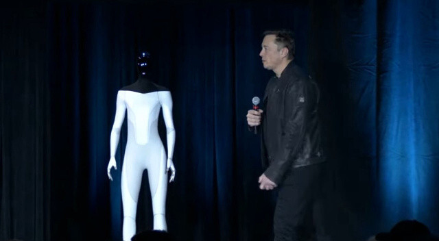 Elon Musk, insansı robotu için tüm planları değiştirdi: Önümüzdeki birkaç aya hazır olun!