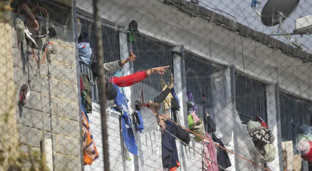 Kolombiya&#039;da hapishanede isyan: 49 mahkum yanarak öldü